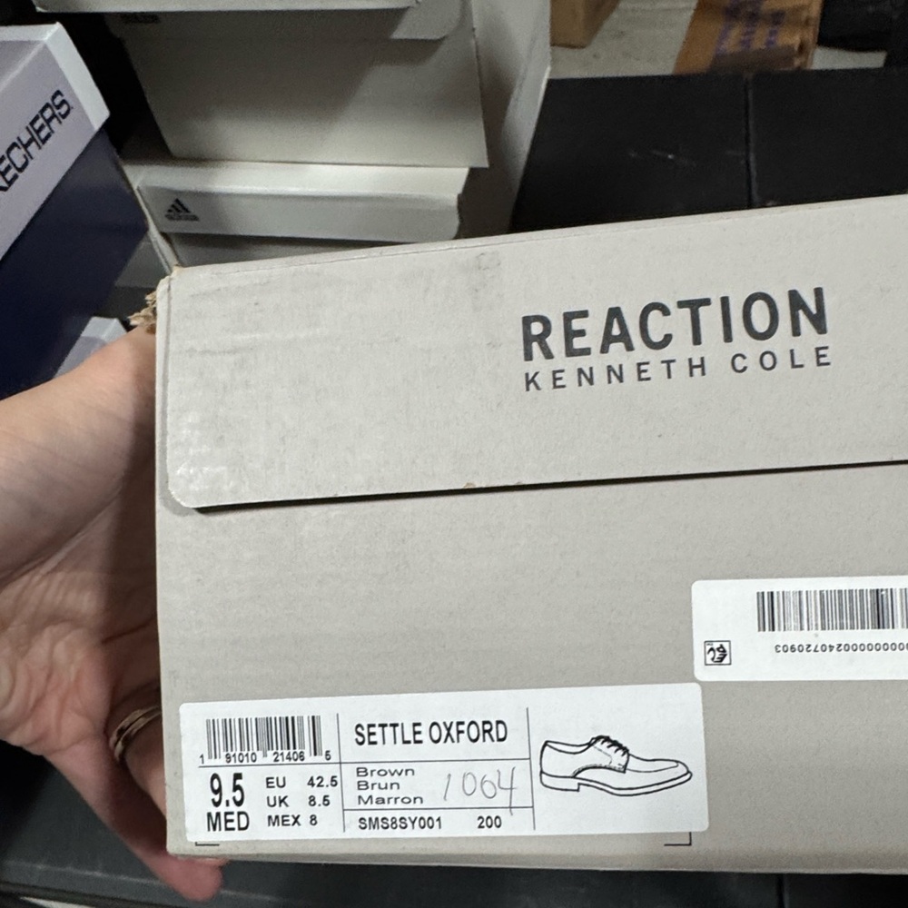 Kenneth Cole Men's Settle Oxford 9.5 - Picture 7 of 7